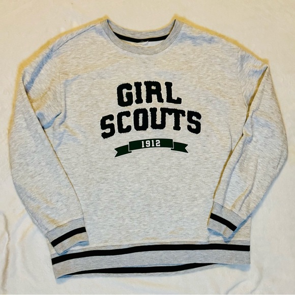 Girl Scouts Varsity Cozy Gray Pullover Sweatshirt Medium New - Picture 1 of 9